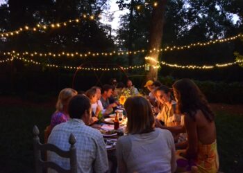 What Perfect Outfit for a Summer Dinner?