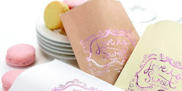What to Put into DIY Welcome Bags for Your Out-Of-Town Wedding Guests?