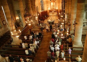 Do Catholic Wedding Traditions Still Stand in Today’s World?